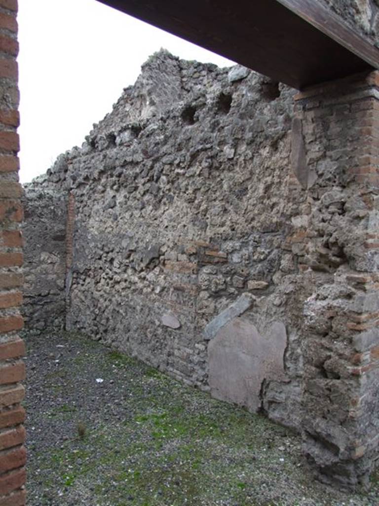 IX.3.20 Pompeii. December 2007. Doorway to room 7, an open courtyard for cleaning the grain.  