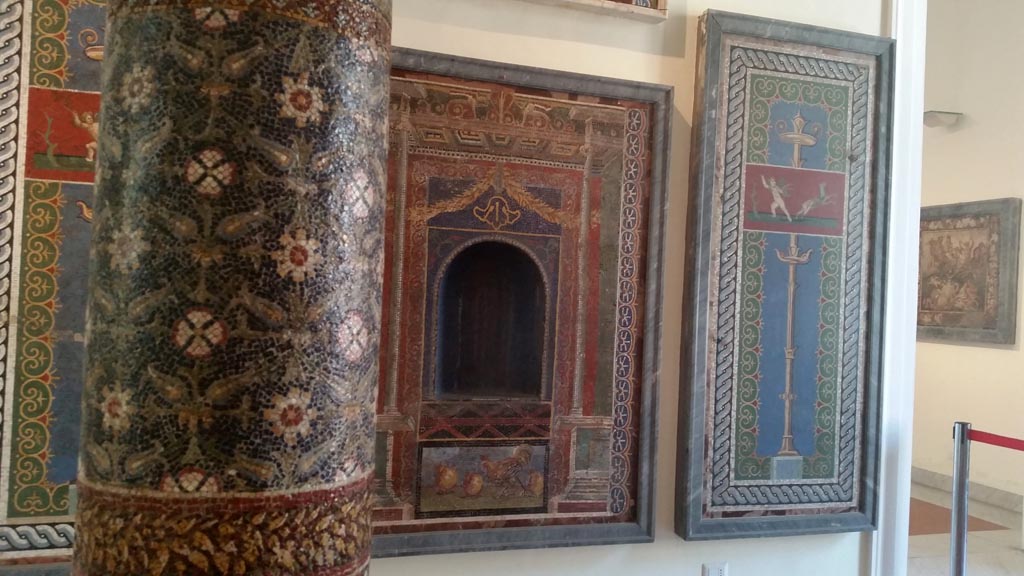 HGE12 Villa of the Mosaic Columns. August 2016. 
Detail from column on display in Naples Archaeological Museum. Photo courtesy of Maribel Velasco.
