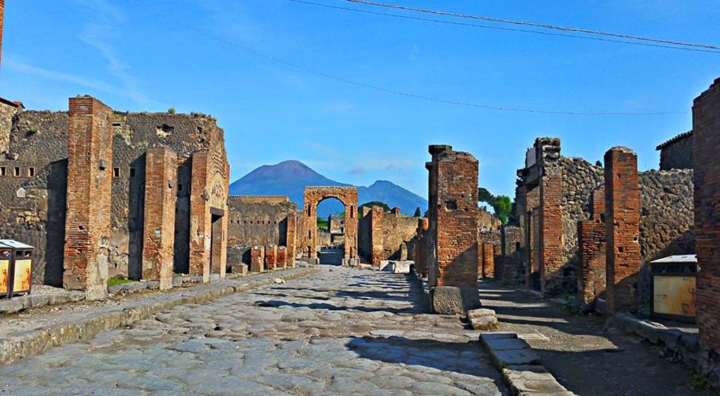 Via del Foro, Pompeii. 2015/2016. Looking north. Photo courtesy of Giuseppe Ciaramella.