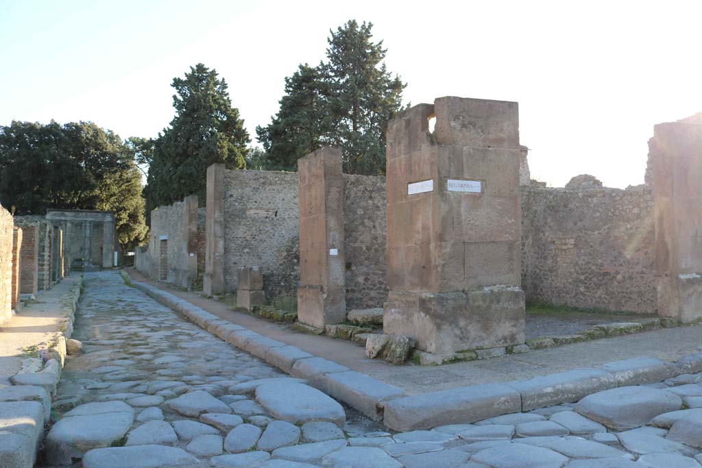 Via dell’Abbondanza, south side, Pompeii. December 2018.
Looking south-west towards Via dei Teatri, from junction with Via dell’Abbondanza towards VIII.5.30 and VIII.5.31, on right. 
Photo courtesy of Aude Durand.

