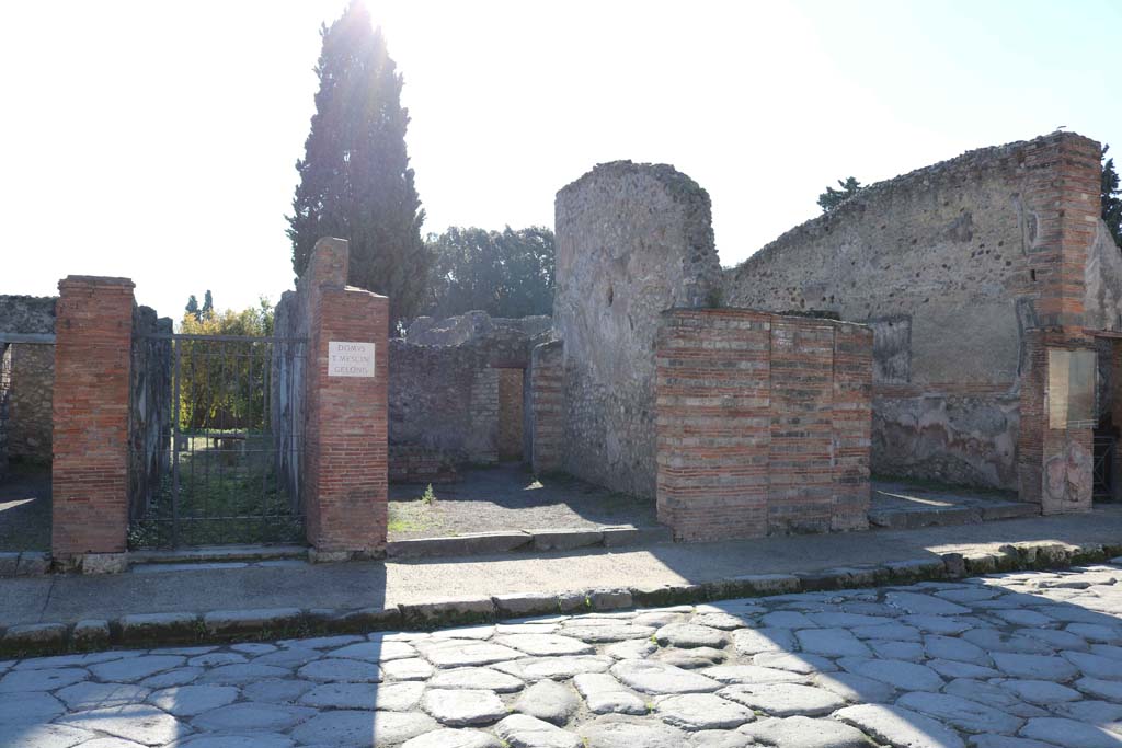 Via dell’Abbondanza, south side, Pompeii. 
Looking towards entrance doorways, with VIII.4.9, on left, VIII.4.8, in centre, and VIII.4.7, on right. Photo courtesy of Aude Durand.
