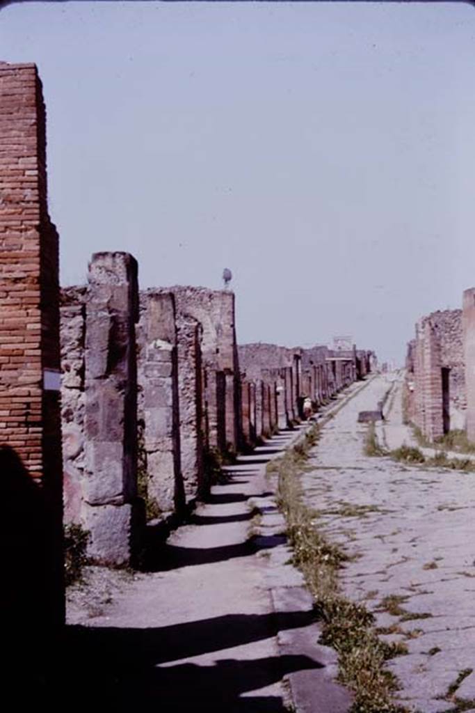 Via dell’ Abbondanza, Pompeii. 1964. Looking west towards Forum, from between VIII.4 and VII.1. Photo by Stanley A. Jashemski.
Source: The Wilhelmina and Stanley A. Jashemski archive in the University of Maryland Library, Special Collections (See collection page) and made available under the Creative Commons Attribution-Non Commercial License v.4. See Licence and use details.
J64f1080
