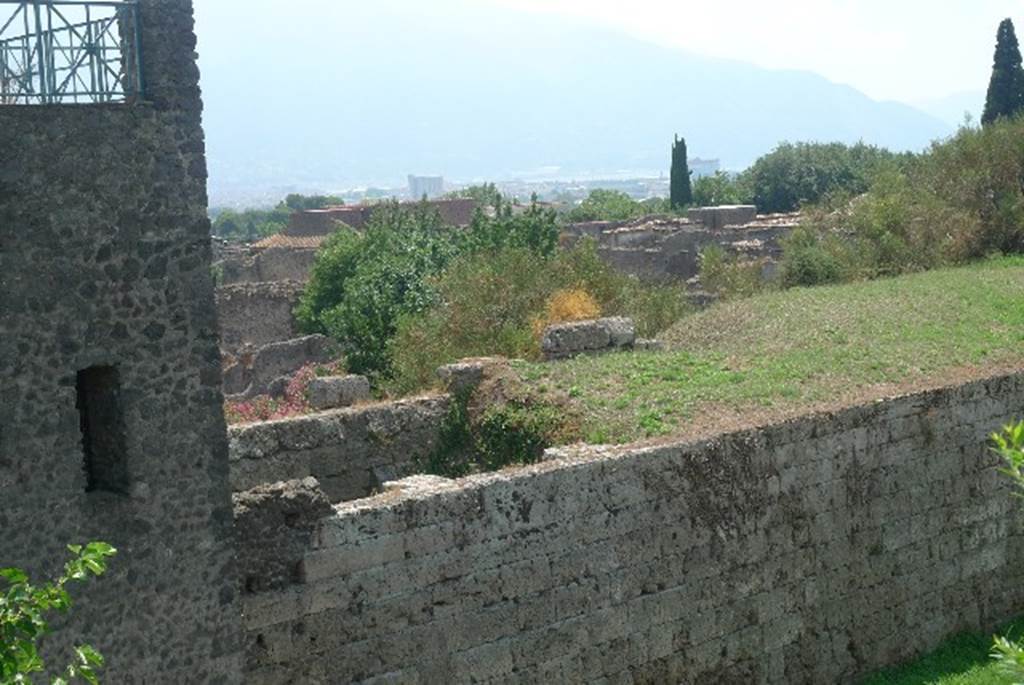 Tower XI, Pompeii. July 2010. Looking south-west across inner and outer walls. Photo courtesy of Michael Binns.