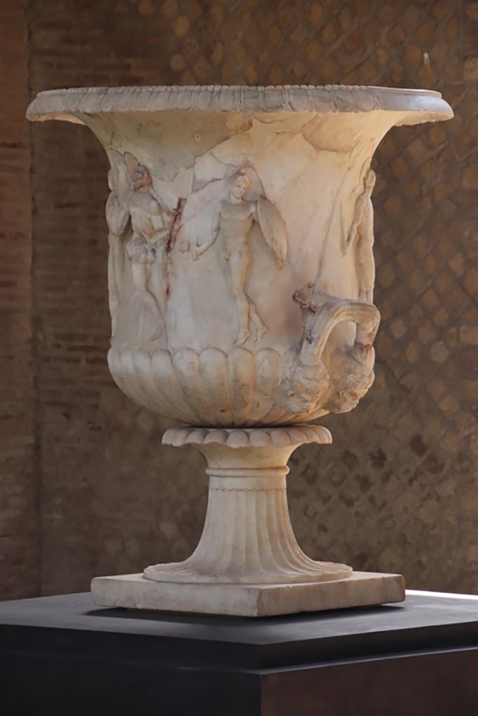 Villa of Poppaea, Oplontis, October 2023. 
Room 21, detail of large marble vase. Photo courtesy of Klaus Heese. 

