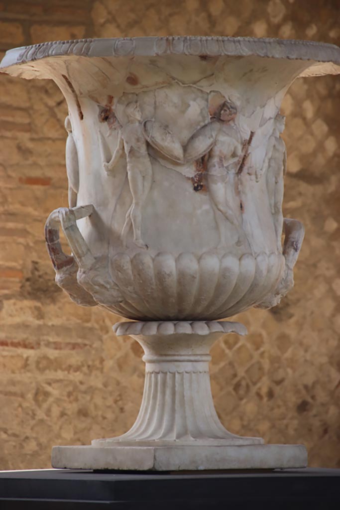 Villa of Poppaea, Oplontis, October 2023. 
Room 21, detail of large marble vase. Photo courtesy of Klaus Heese. 

