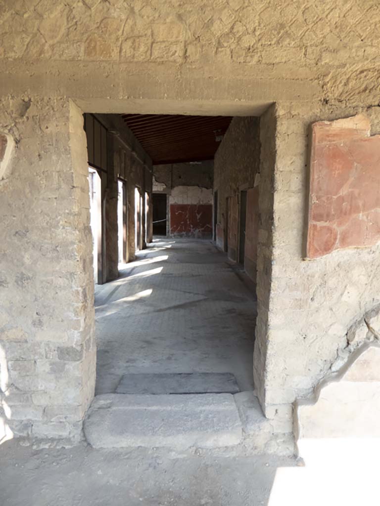 Oplontis Villa of Poppea, September 2017. 
Portico 24, looking west through doorway at east end, connecting with Portico 40.
Foto Annette Haug, ERC Grant 681269 DÉCOR.
