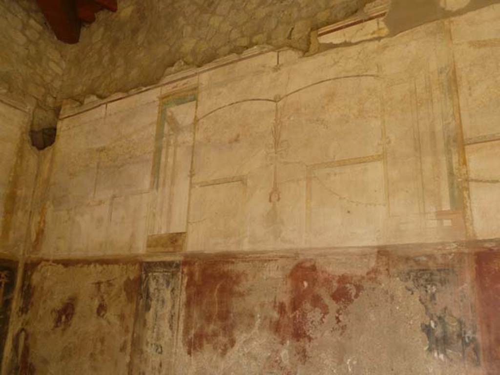 Oplontis, May 2011. Portico 40, east wall. Photo courtesy of Michael Binns.