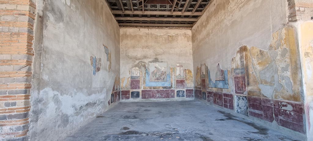 Stabiae, Villa Arianna, December 2023. Room 3, looking south in grand triclinium. Photo courtesy of Miriam Colomer.