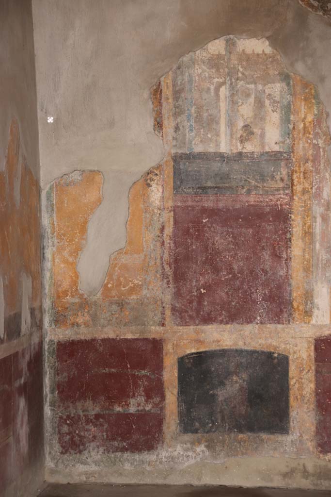 Stabiae, Villa Arianna, October 2020. Room 3, painted decoration on south wall in south-east corner. Photo courtesy of Klaus Heese.