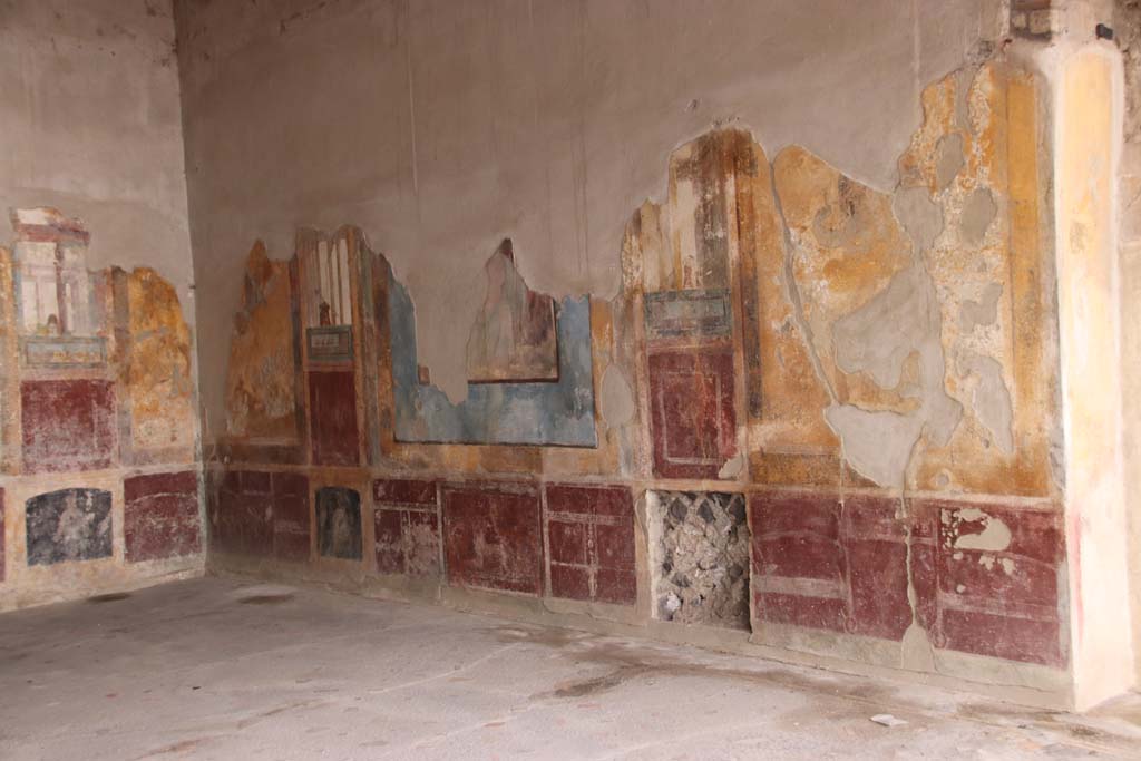 Stabiae, Villa Arianna, October 2020. Room 3, south-west corner and west wall. Photo courtesy of Klaus Heese.