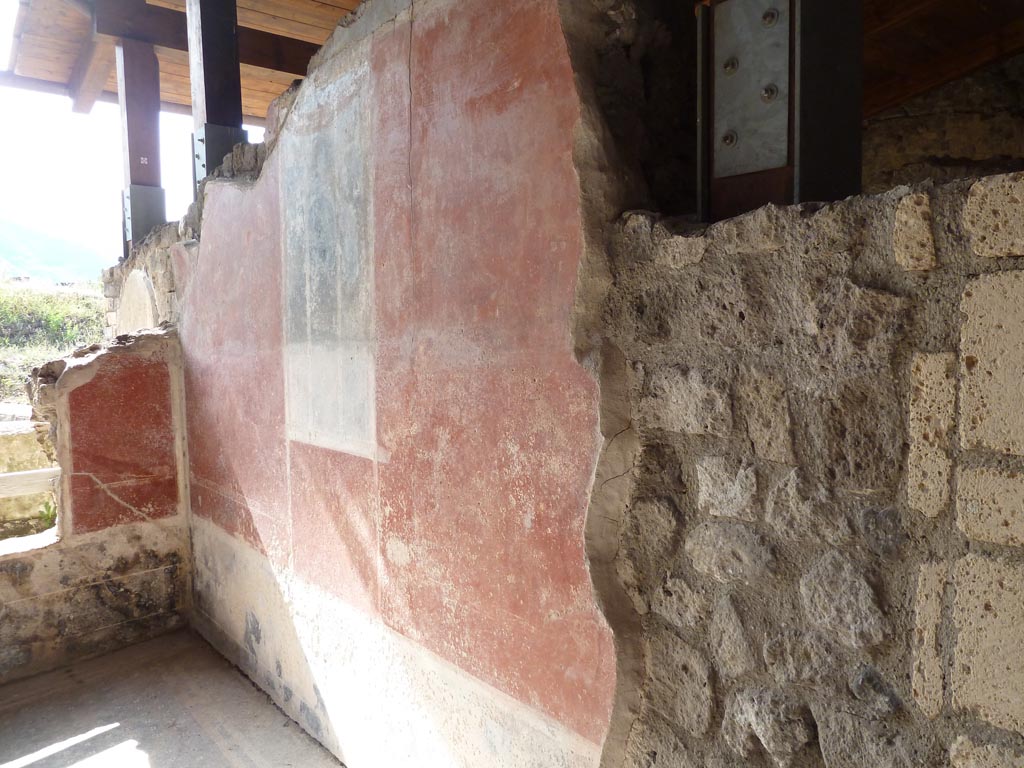 Stabiae, Villa Arianna, September 2015. W30, north wall of north portico, looking towards north-west corner.