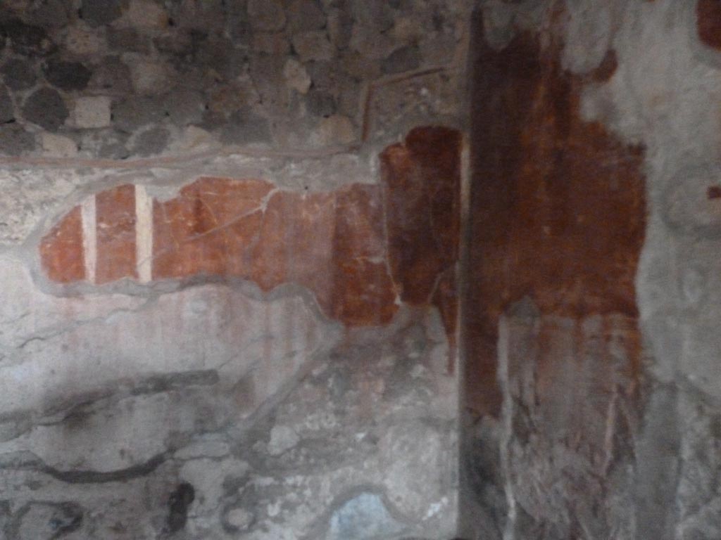 Stabiae, Villa Arianna, September 2015. Room 27, remains of painted decoration in north-east corner.