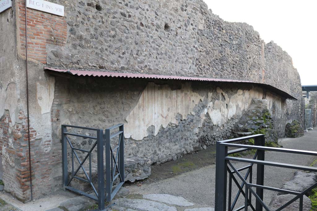 Pompeii Street Altar at I.8.1. December 2018. Looking towards Altar on east side of Vicolo dell�Efebo. Photo courtesy of Aude Durand.