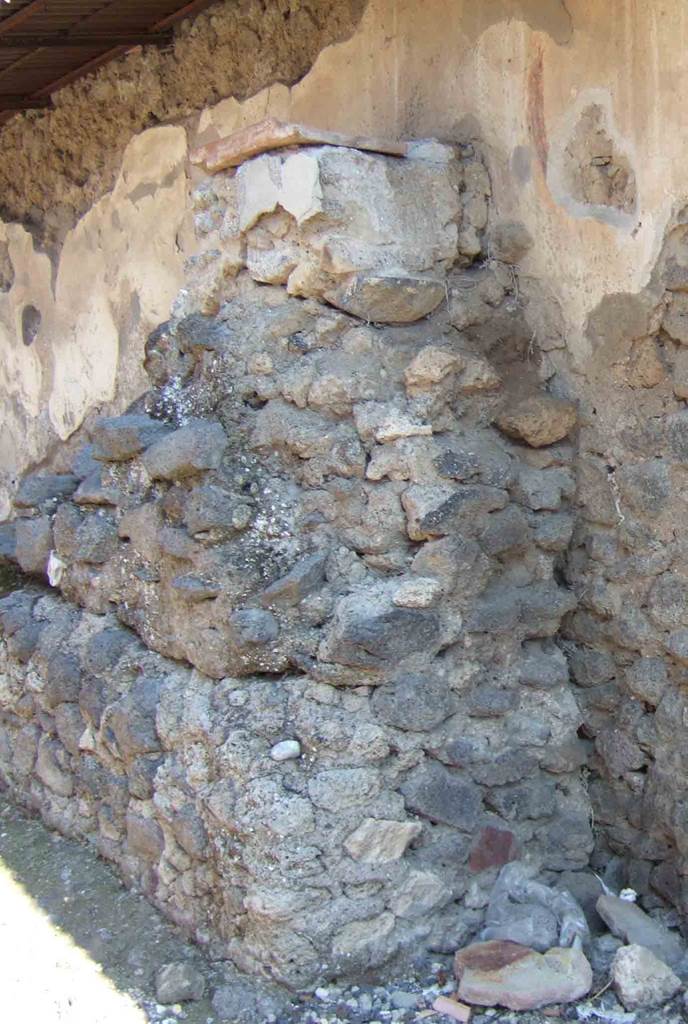 Pompeii Street Altar at I.8.1. September 2005. Rectangular altar on top of the ramp .
