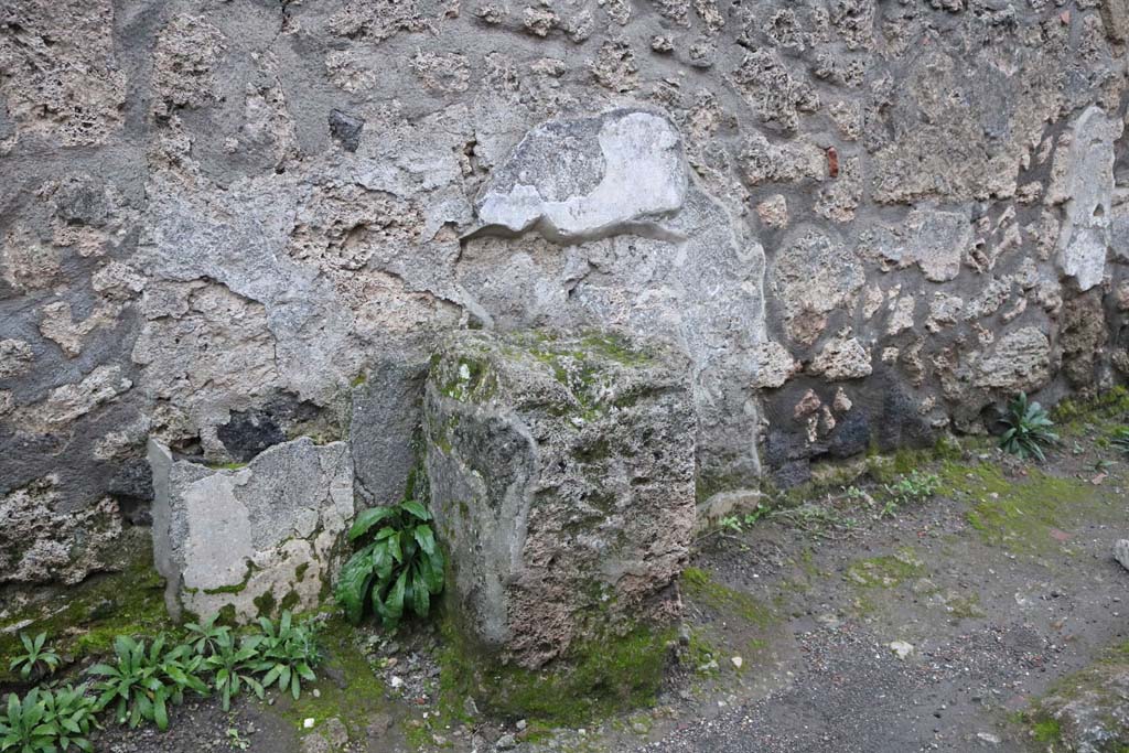 Pompeii. December 2018. Street altar west of I.14.8 on Vicolo dei Fuggiaschi. Photo courtesy of Aude Durand.

