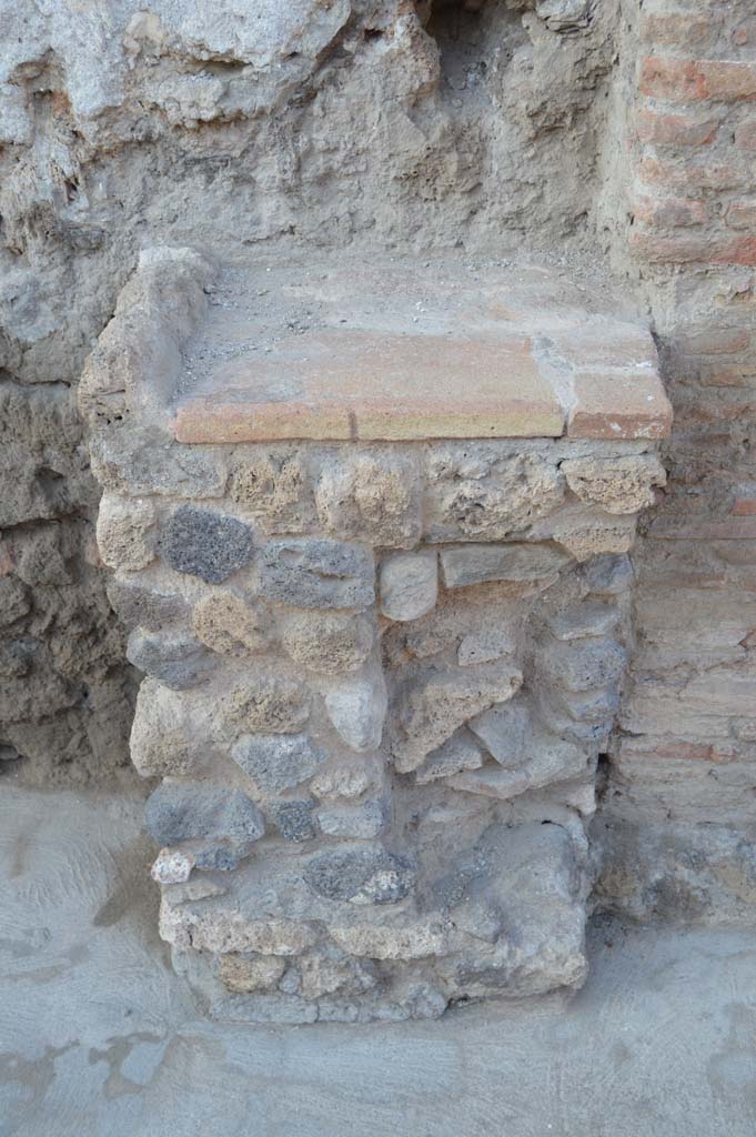 Pompeii street altar outside IX.11.1. October 2017. Detail of altar.
Foto Taylor Lauritsen, ERC Grant 681269 D�COR.

