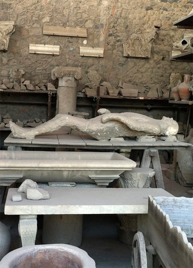 Victim 12. May 2006. Plaster cast of body in the Forum Granary Store VII.7.29.