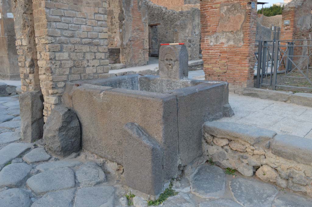 Fountain outside I.4.15 on Via Stabiana. October 2017. Looking north-east across crossroads of Holconius.
Foto Taylor Lauritsen, ERC Grant 681269 D�COR.
