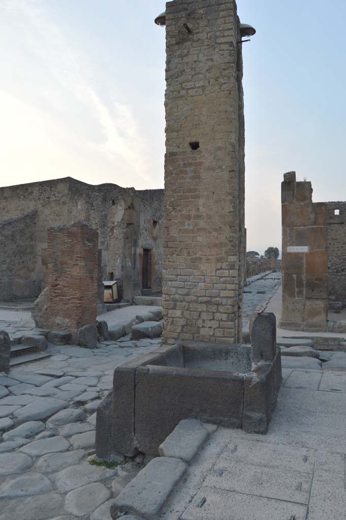 Fountain outside I.4.15 on Via Stabiana. October 2017. South side of fountain and water tower. 
Foto Taylor Lauritsen, ERC Grant 681269 D�COR.

