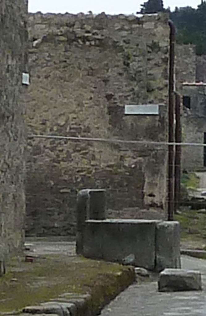 Fountain outside I.16.4. May 2010. The fountain head is now back in situ.