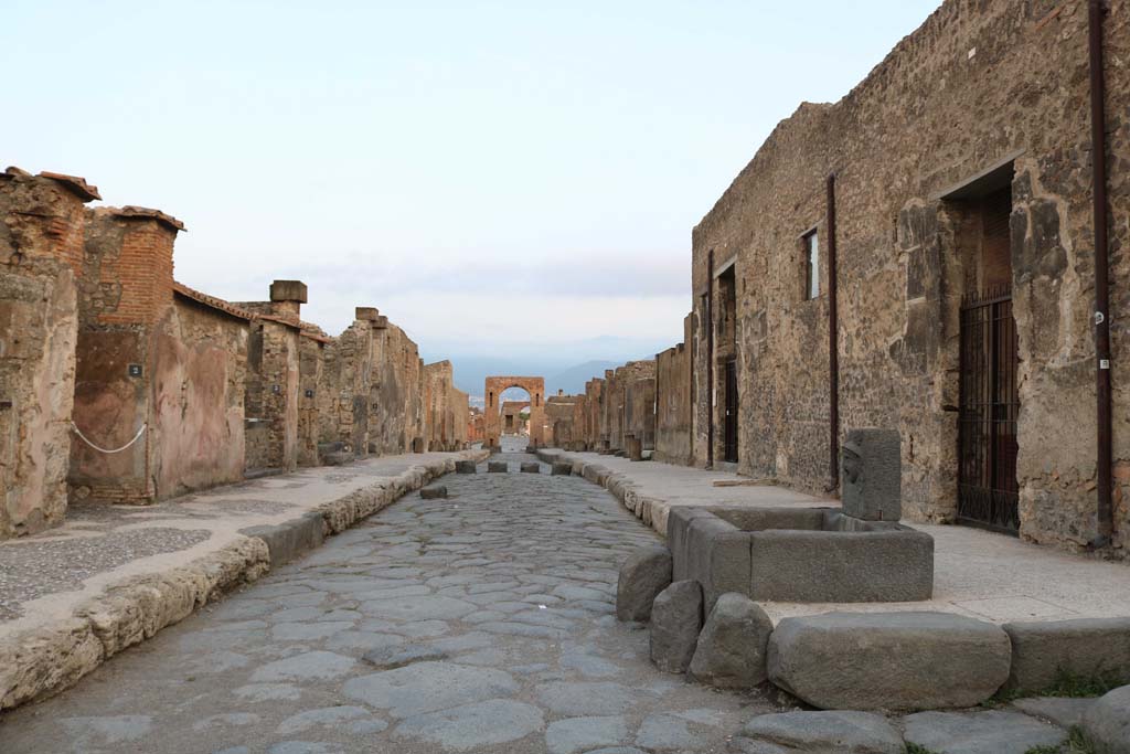 Fountain outside VI.8.24, Pompeii. Looking south on Via di Mercurio, between VI.10 and VI.8. Photo courtesy of Aude Durand.
