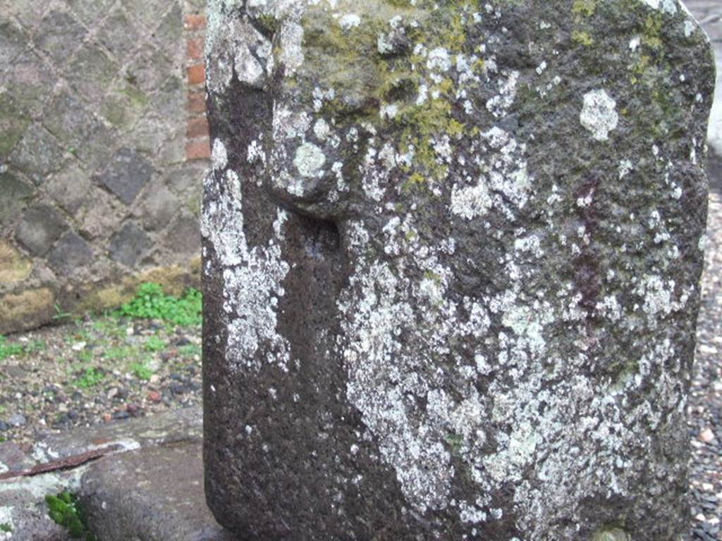 Fountain at VIII.2.29. December 2005. Relief of bull or ox, looking south-west.