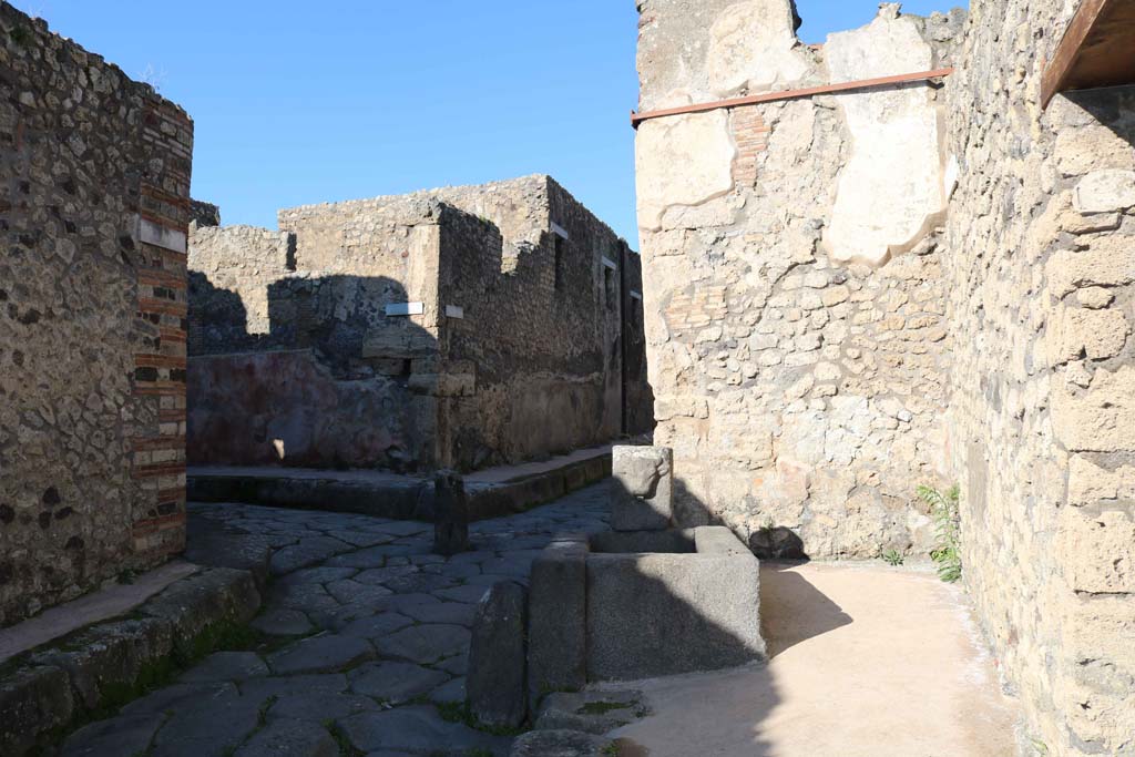 Fountain on Vicolo di Tesmo outside IX.7.17, Pompeii. December 2018. Looking north. Photo courtesy of Aude Durand.

