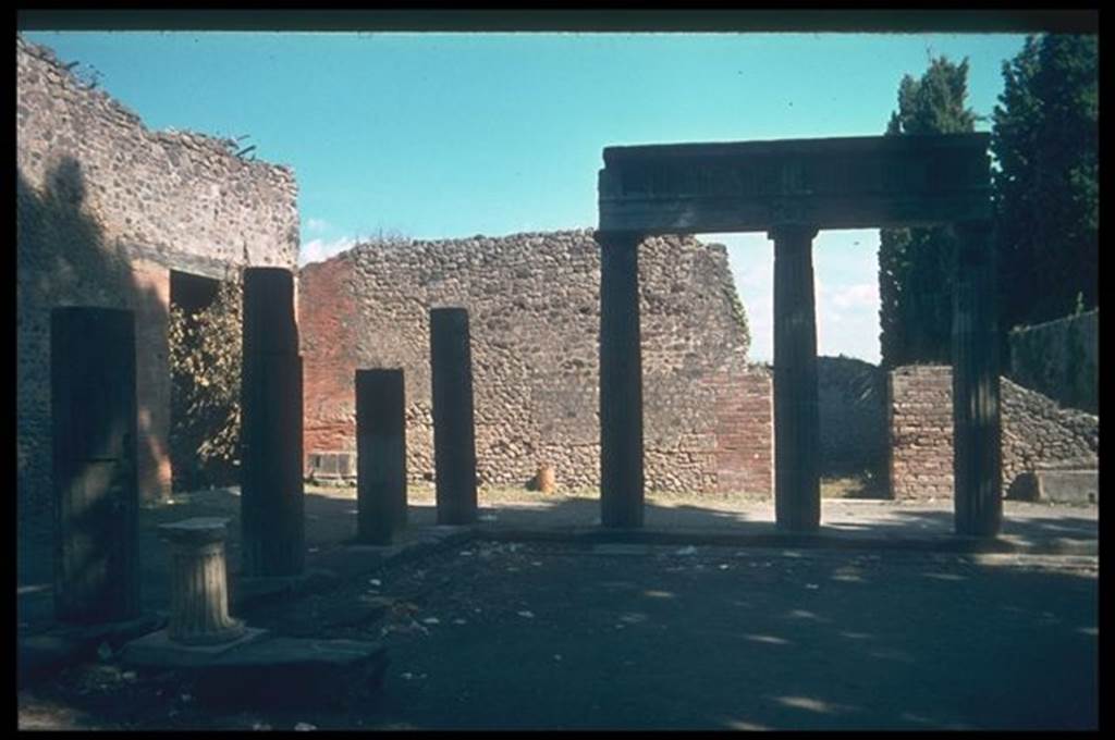 Fountain on Triangular Forum. Looking east at north end of Triangular Forum. The labrum of the fountain has been removed.
Photographed 1970-79 by G�nther Einhorn, picture courtesy of his son Ralf Einhorn.

