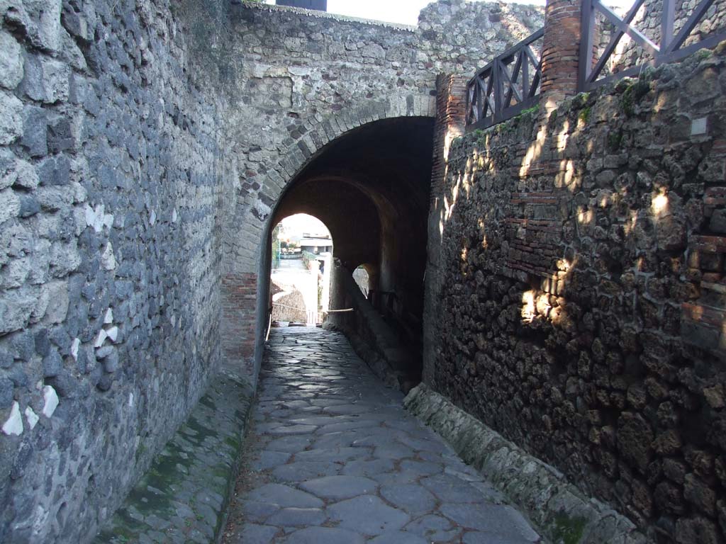Pompeii Porta Marina. March 2009. Looking out through gate to west.