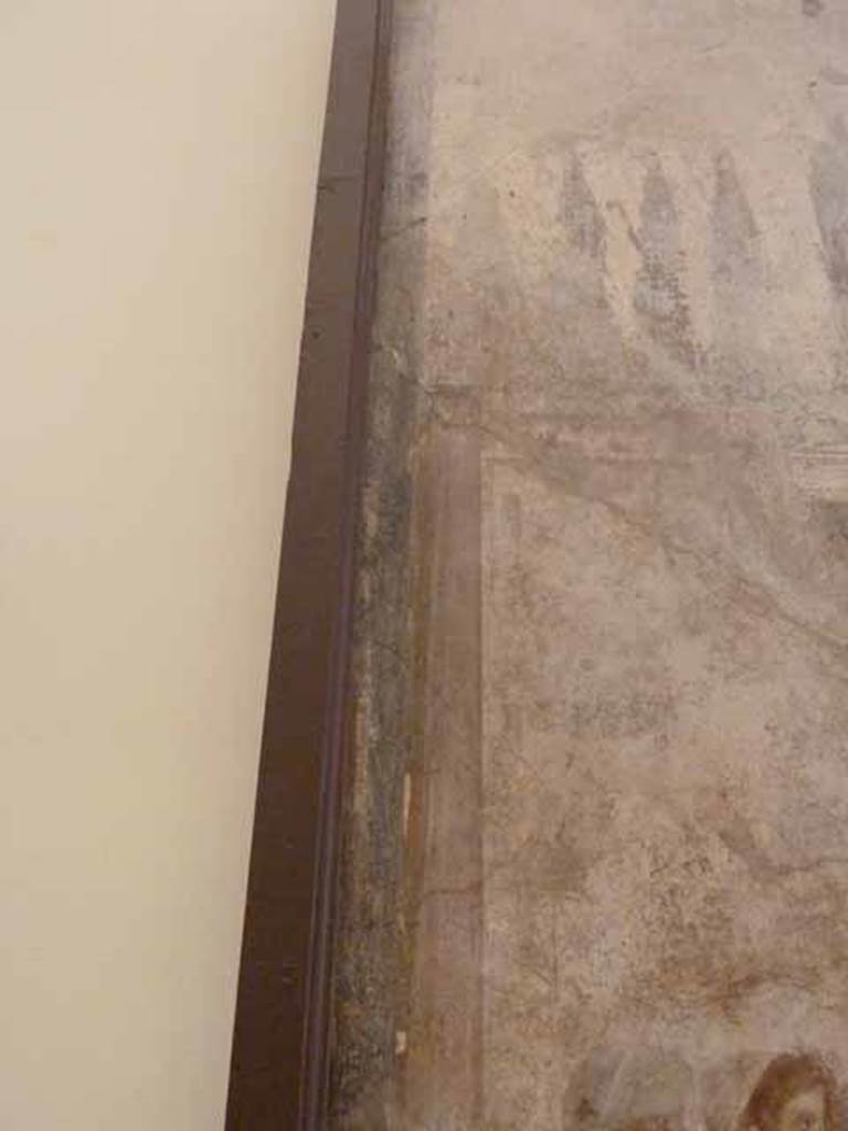 I.2.6 Pompeii.  May 2010. Detail from the wall painting of the Theft of the Palladium (Ratto del Palladio) found on the south wall of the triclinium. 
Top of column on left side of painting.  Now in Naples Archaeology Museum, inventory number: 109751

