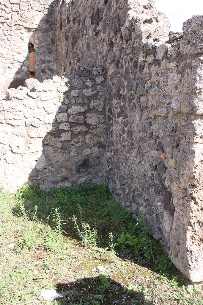 I.2.8 Pompeii. October 2024. 
Looking east in south-east corner. Photo courtesy of Klaus Heese.
