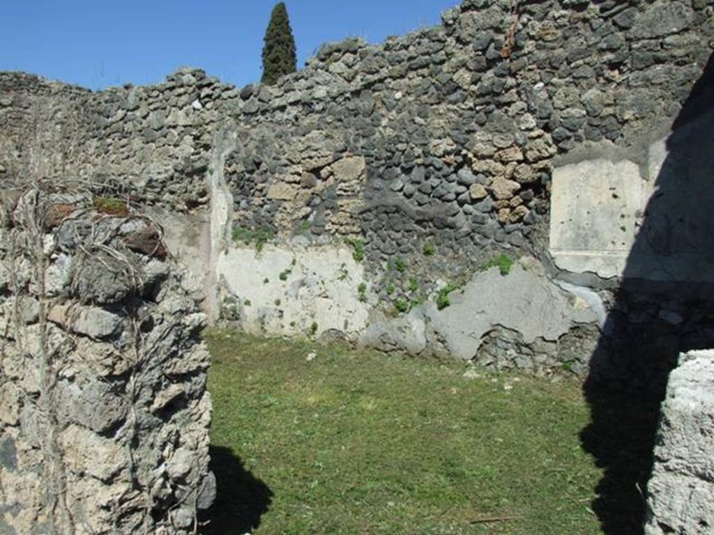I.2.16 Pompeii.  March 2009.  Doorway to Room 3. Triclinium.
