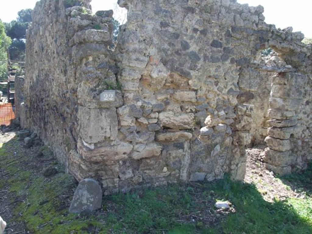 I.2.22 Pompeii.  March 2009.  South wall of Shop area.