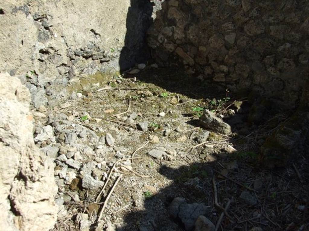 I.2.22 Pompeii.  March 2009.  Room 2. Small room, with adjoining well and water tank.