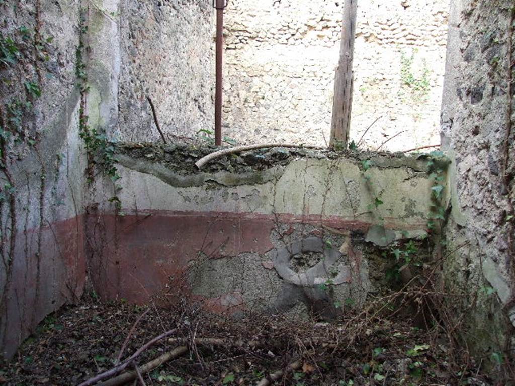 I.2.28 Pompeii. December 2006. Room overlooking garden triclinium, on the west side of the South Portico. Looking north.