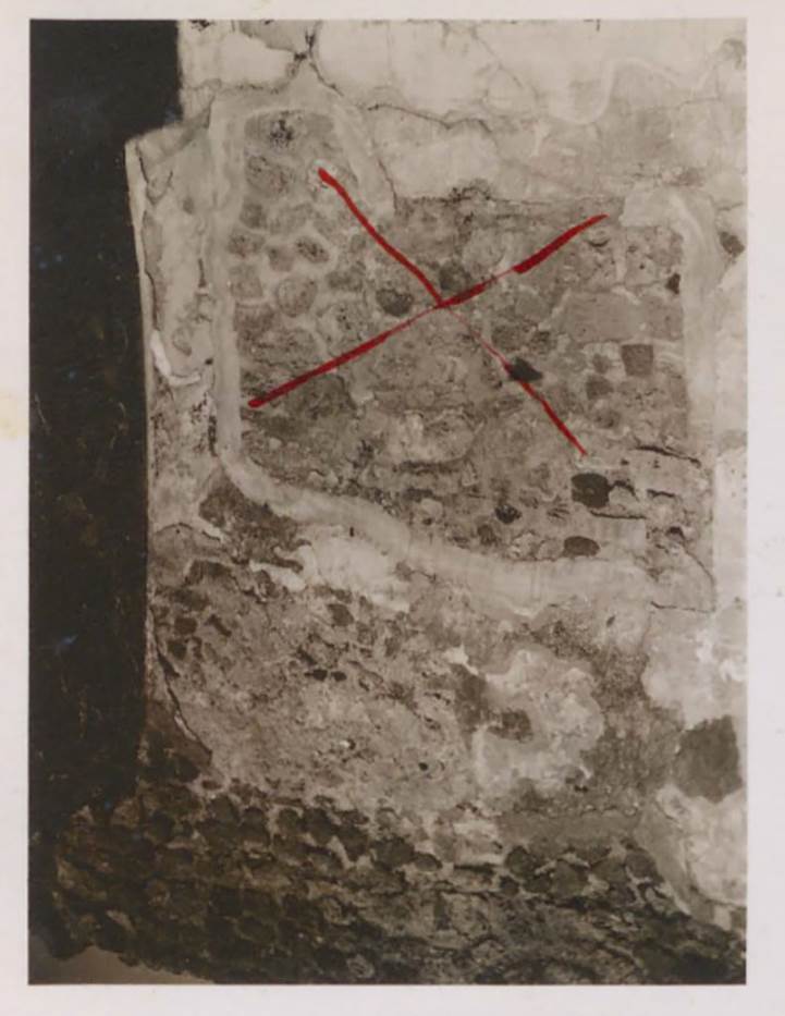 I.2.28 Pompeii. Pre-1942. Looking towards east wall of large triclinium.
According to Warscher, �X� marks the spot which was the place of the painting of Cassandra prophesizing.
She remarked that �
�the destruction of landscapes on the north and south walls show how wise the transfer of the painting of Cassandra to the Museum had been.�
(La distruzione dei paesaggi dipinti sulle pareti nord e sud mostrano quanto sia stato saggio il trasferimento della pittura di Cassandra nel Museo.)
See Warscher, T. 1942. Catalogo illustrato degli affreschi del Museo Nazionale di Napoli. Sala LXXIX. Vol.1. Rome, Swedish Institute
