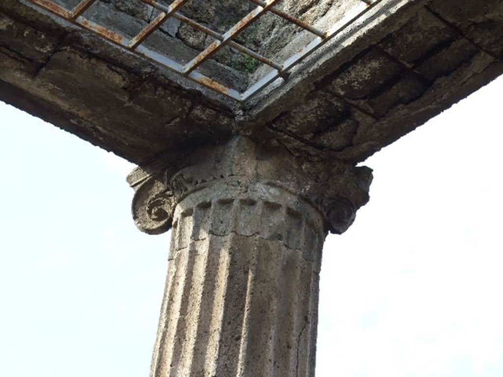 I.2.28 Pompeii. December 2006. Detail of column capital..