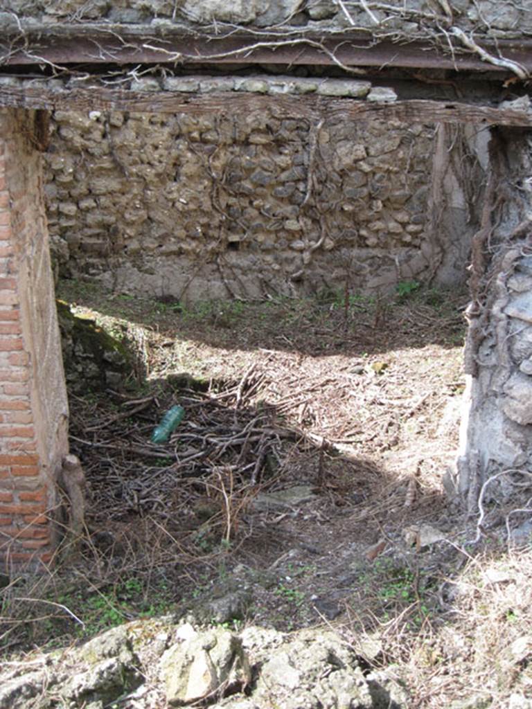 I.3.3 Pompeii. September 2010. Subterranean Level, looking east into room through doorway on south side. Photo courtesy of Drew Baker.

