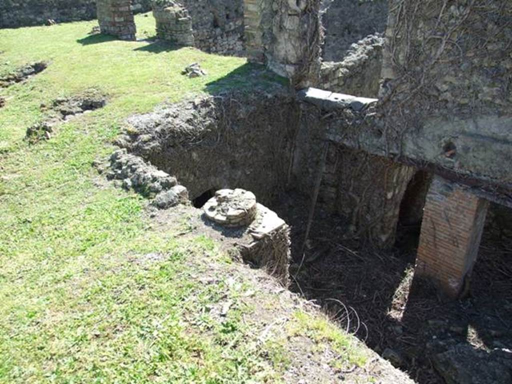 1.3.3 Pompeii.  March 2009.  Collapsed floor of West Portico and rooms on lower floor, with door to stairs.