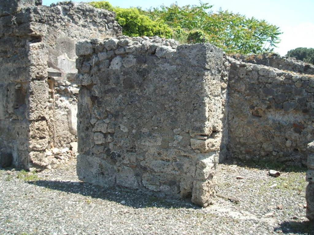 I.3.3 Pompeii. May 2005. Doorways to two rooms on south side of atrium.