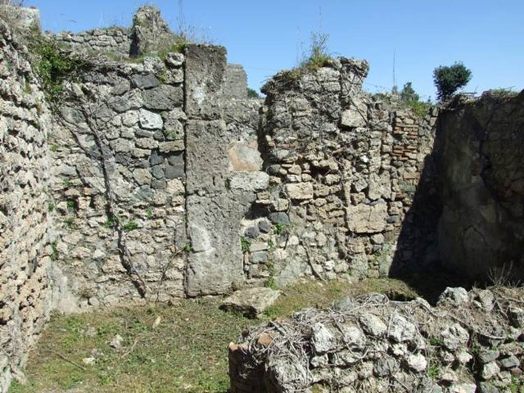I.3.30 Pompeii. March 2009. North-east corner of portico in peristyle garden. According to Sogliano, paintings of flying cupids were found on the walls in the room on the east side of the garden. See Sogliano, A., 1879. Le pitture murali campane scoverte negli anni 1867-79. Napoli: Giannini. (p.57 no. 294, p.58 no. 309, p.59 no. 327, and p.61 nos. 343 and 344)