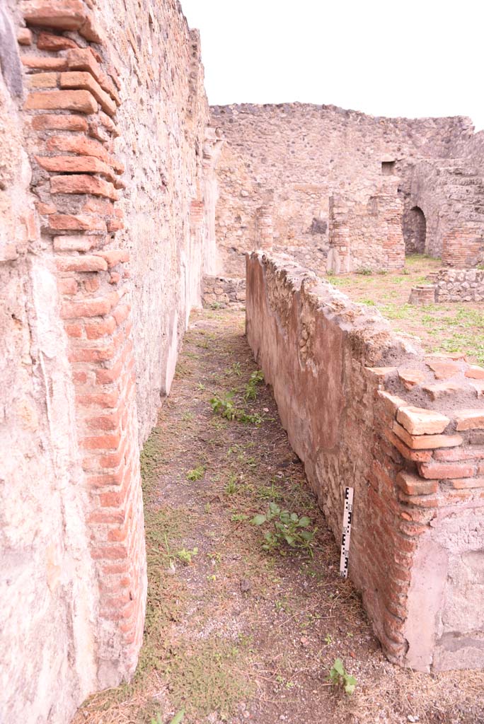I.4.2 Pompeii. October 2019. Looking east along corridor on north side of tablinum.
Foto Tobias Busen, ERC Grant 681269 D�COR.

