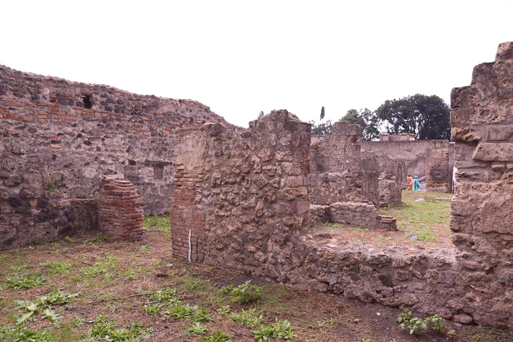 I.4.2 Pompeii. October 2019. Looking south-west in windowed triclinium to doorway from garden area, on left.
Foto Tobias Busen, ERC Grant 681269 D�COR.
