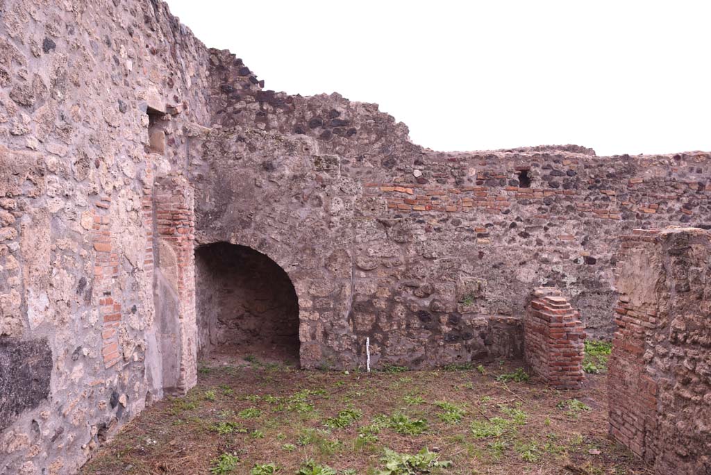 I.4.2 Pompeii. October 2019. Looking south from triclinium towards south-east corner with stairs to upper floor.
Foto Tobias Busen, ERC Grant 681269 D�COR.
