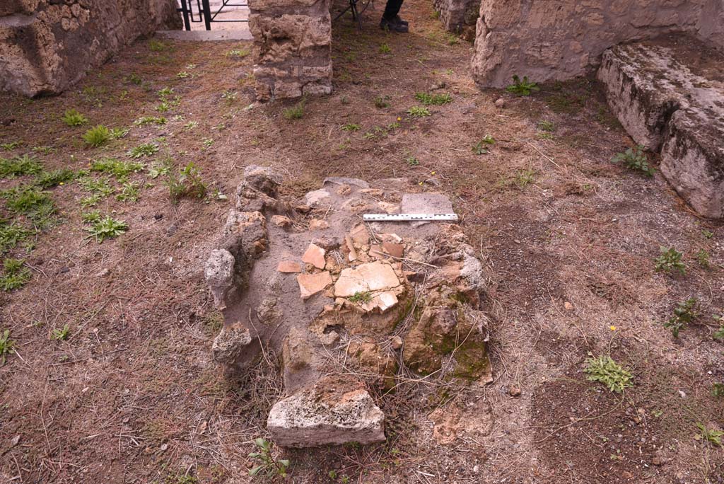 I.4.2 Pompeii. October 2019. Looking west towards remains of hearth in north-west corner of atrium.
Foto Tobias Busen, ERC Grant 681269 D�COR.
