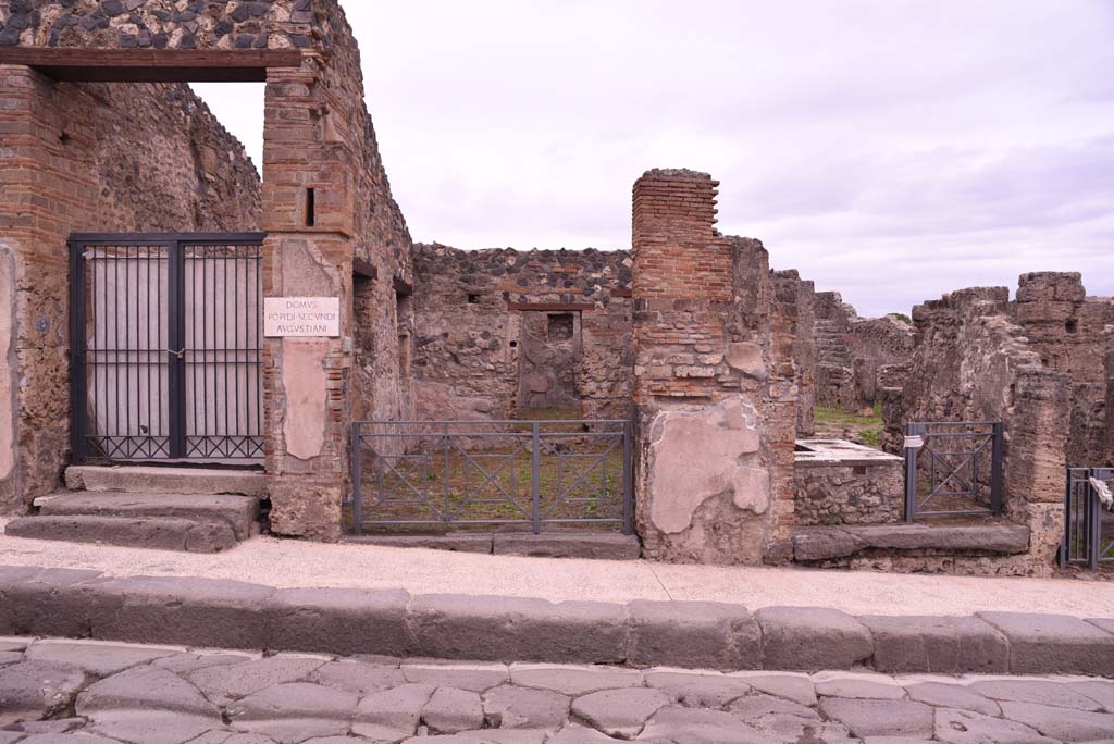 I.4.5 Pompeii, on left, I.4.4, in centre, with I.4.3, on right. October 2019. Looking east towards entrance doorways. 
Foto Tobias Busen, ERC Grant 681269 D�COR.

