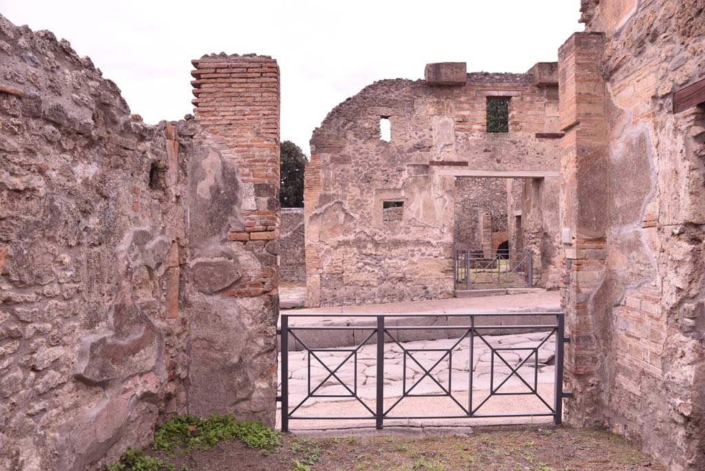 I.4.4 Pompeii. October 2019. Looking west to entrance doorway onto Via Stabiana.
Foto Tobias Busen, ERC Grant 681269 D�COR.

