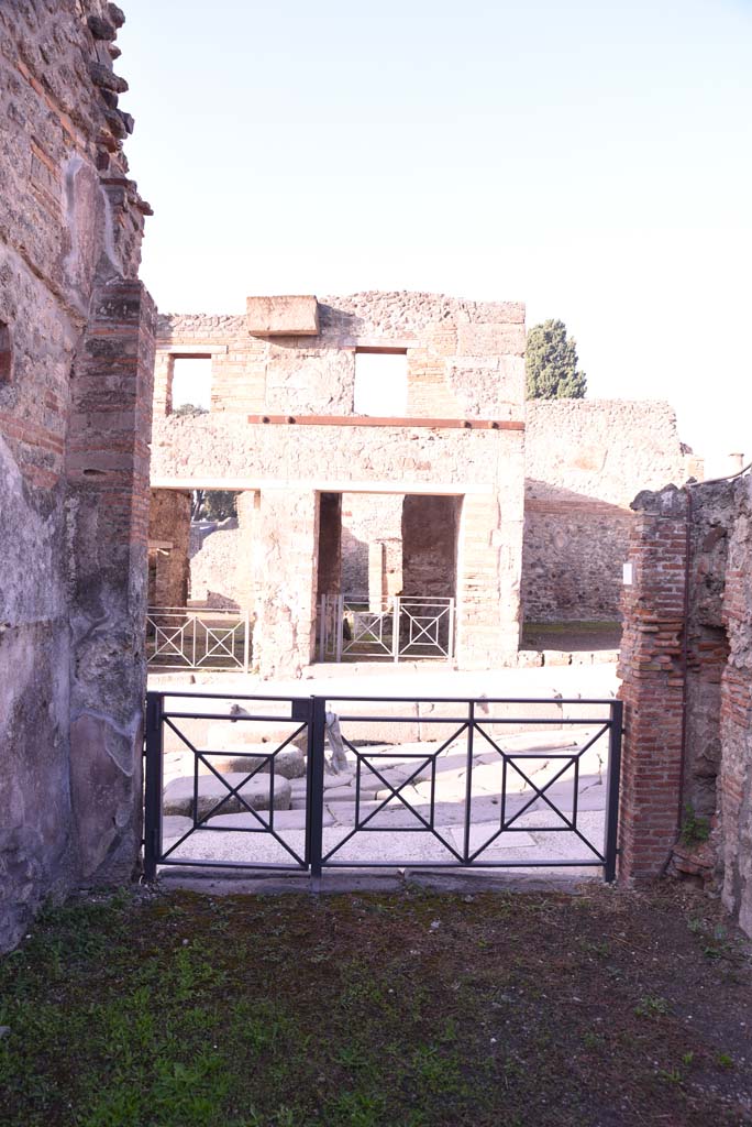 I.4.6 Pompeii. October 2019. Looking west towards entrance doorway onto Via Stabiana.
Foto Tobias Busen, ERC Grant 681269 D�COR.

