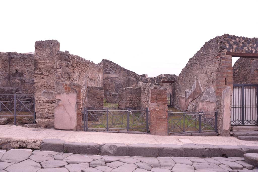 I.4.8, on left, I.4.7, centre left, I.4.6, centre right, and I.4.5, on right, Pompeii. October 2019. Looking east on Via Stabiana.  
Foto Tobias Busen, ERC Grant 681269 D�COR.

