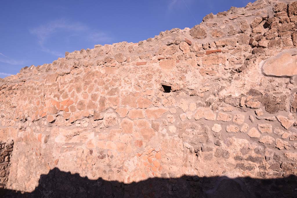 I.4.7 Pompeii. October 2019. Detail from north wall of triclinium, at west end.
Foto Tobias Busen, ERC Grant 681269 D�COR.
